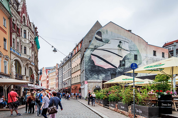4023 R